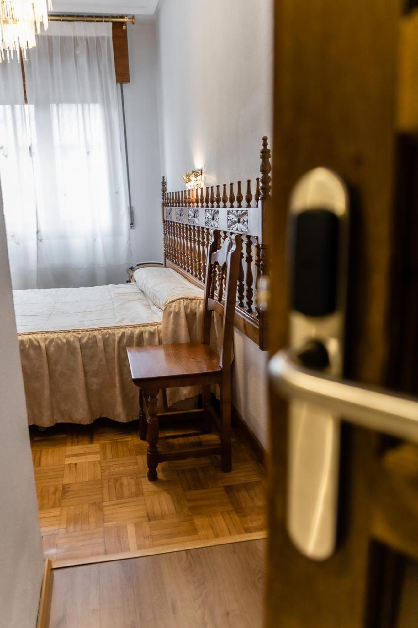 Hostal Santo Domingo de Silos Esterno foto